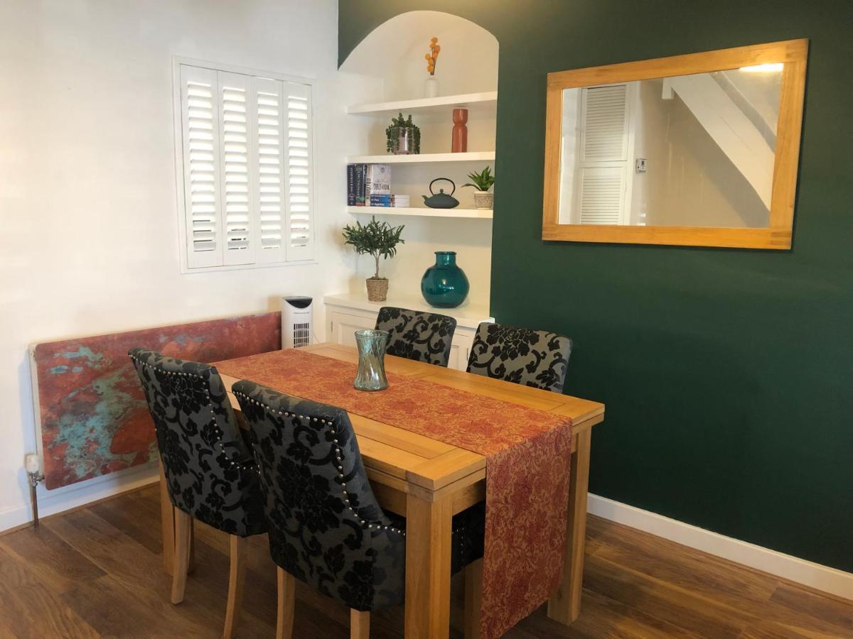 Homely Victorian Terraced Town House With Parking. Taunton Bagian luar foto